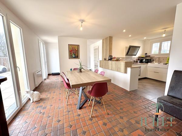 Maison principale + maison d'amis et grand Jardin