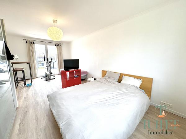 Maison principale + maison d'amis et grand Jardin