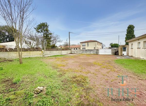 Maison principale + maison d'amis et grand Jardin