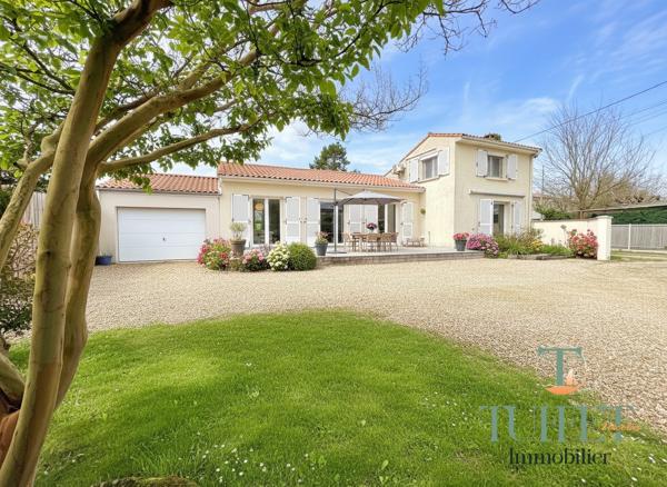 Maison principale + maison d'amis et grand Jardin