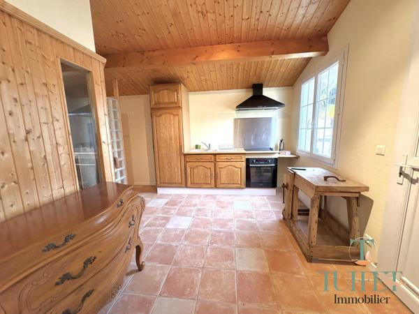 Maison principale + maison d'amis et grand Jardin