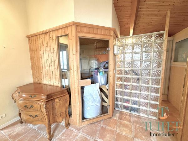 Maison principale + maison d'amis et grand Jardin