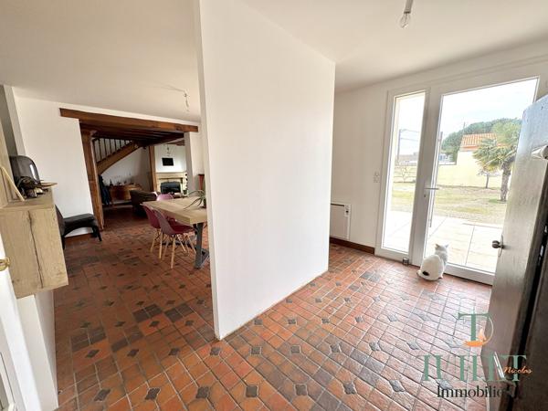 Maison principale + maison d'amis et grand Jardin