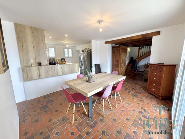Maison principale + maison d'amis et grand Jardin