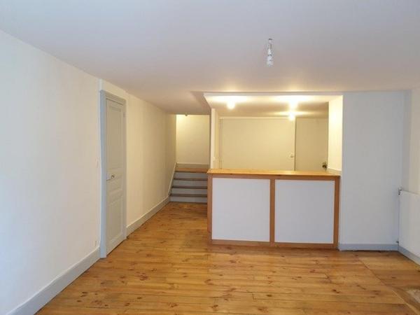 Appartement rénové en 2023 au cœur de Voiron – 60 m², idéal investisseur !