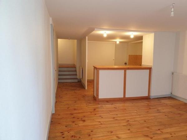 Appartement rénové en 2023 au cœur de Voiron – 60 m², idéal investisseur !