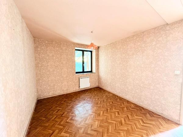 Charmante maison de 72 m² avec dépendances – Le Grand-Lucé