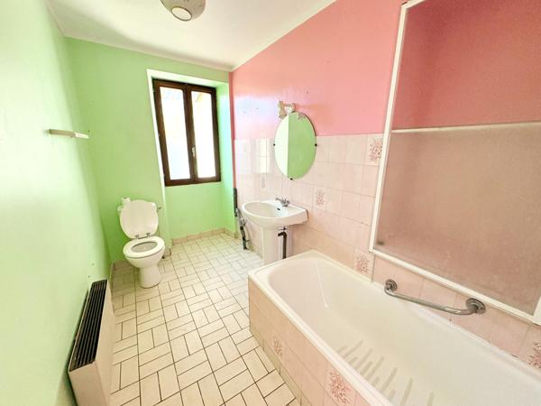 Charmante maison de 72 m² avec dépendances – Le Grand-Lucé