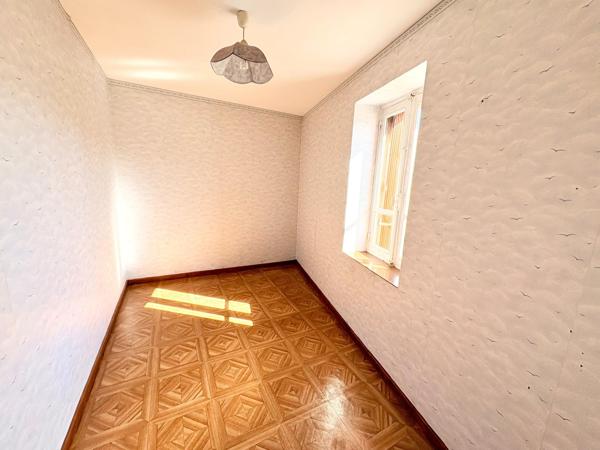 Charmante maison de 72 m² avec dépendances – Le Grand-Lucé