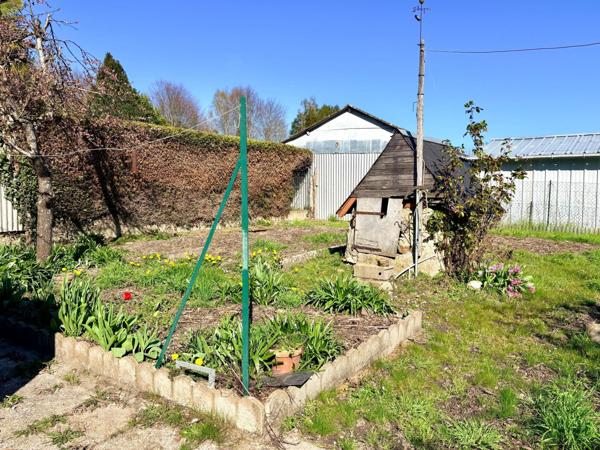 Charmante maison de 72 m² avec dépendances – Le Grand-Lucé