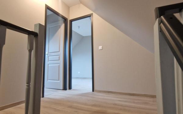 Immeuble à vendre    3 pièces • 111 m2 Saint-Quentin