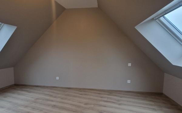 Immeuble à vendre    3 pièces • 111 m2 Saint-Quentin