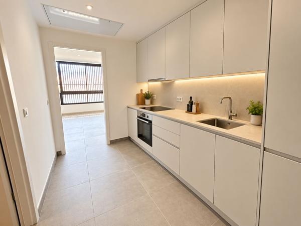 Grand studio à proximité immédiate de Cannes Banane, des commerces et des plages