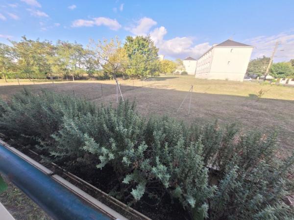 APPART loué 500€ (3 chambres + garage + verdure)