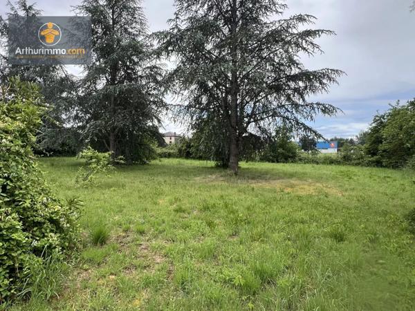 Vente                                                      Immeuble
                        
                     16 pièces                      500 m2                     à Fauillet