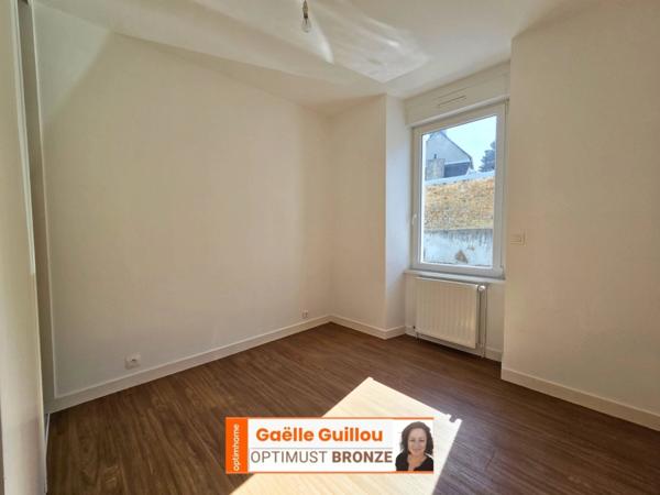 Appartement RDC 3 pièces -56m²- Vue mer - St Pol de Léon - Place de parking + cave