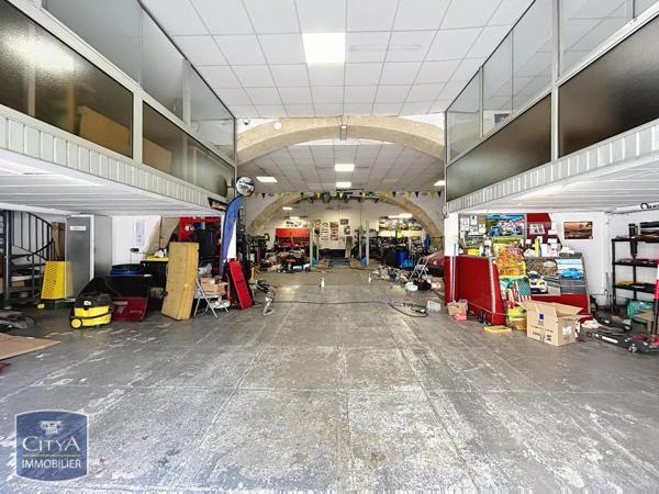 Vente local professionnel 309m²