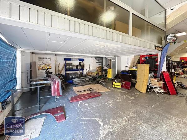 Vente local professionnel 309m²