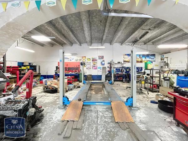 Vente local professionnel 309m²