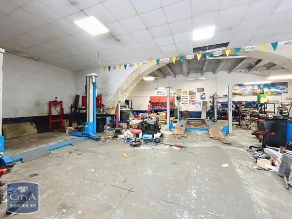 Vente local professionnel 309m²