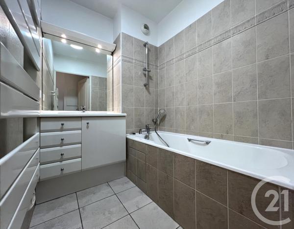 Appartement F1 à vendre  1 pièce - 27,53 m2 ST MAUR DES FOSSES - 94