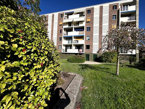 APPARTEMENT 3 PIÈCES EN CENTRE VILLE