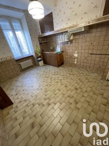 Maison traditionnelle 9 pièces de 238 m² à Sigean (11130)