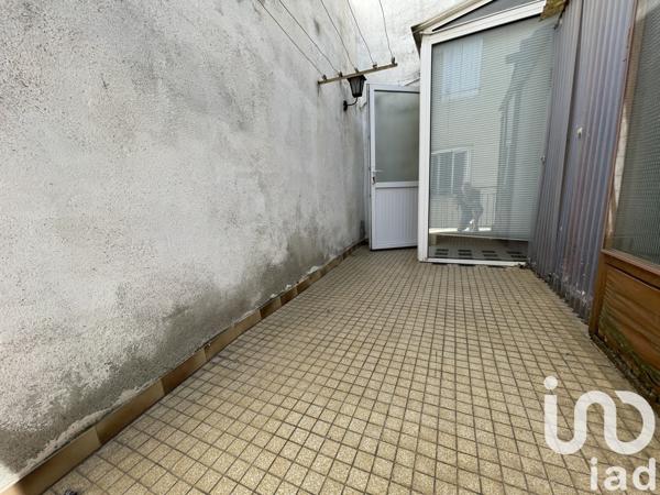 Maison traditionnelle 9 pièces de 238 m² à Sigean (11130)