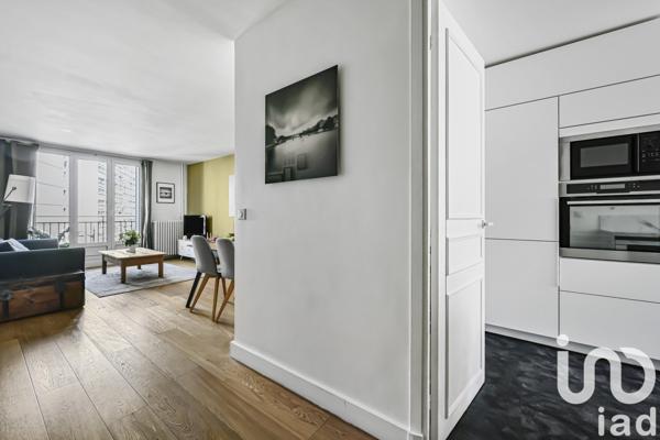 Appartement 3 pièces de 70 m² à Paris (75015)