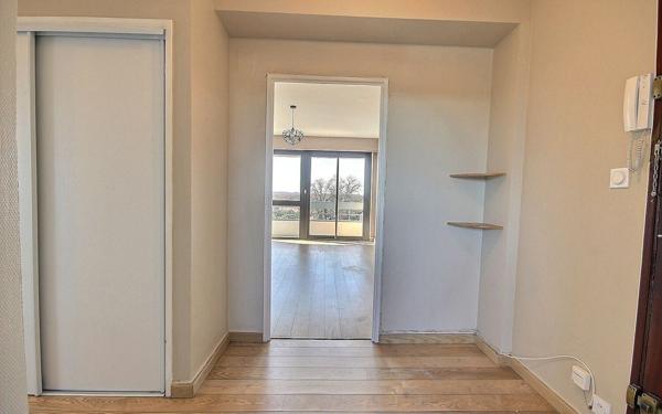 Appartement à vendre    3 pièces • 76,69 m2 Pau