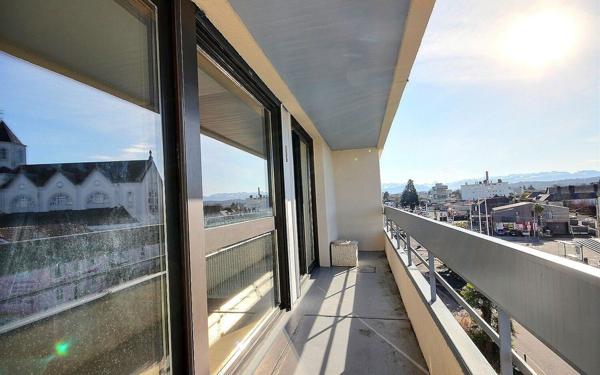 Appartement à vendre    3 pièces • 76,69 m2 Pau