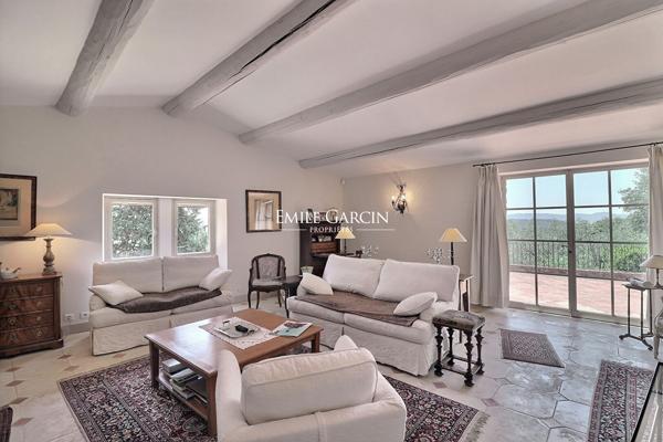 A vendre -  Propriété ancienne et sa vue à 360 degrés - A Lourmarin