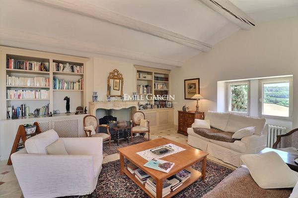 A vendre -  Propriété ancienne et sa vue à 360 degrés - A Lourmarin