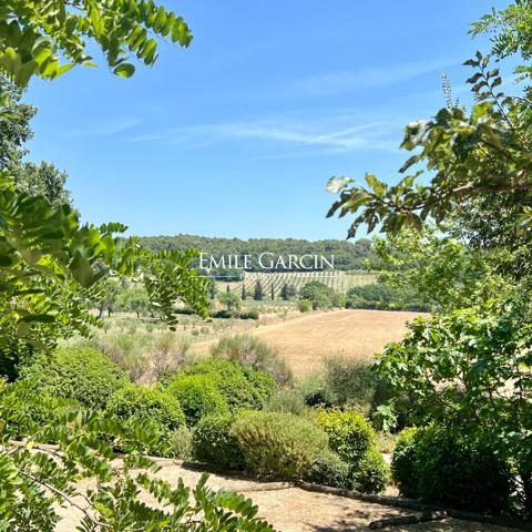 A vendre -  Propriété ancienne et sa vue à 360 degrés - A Lourmarin