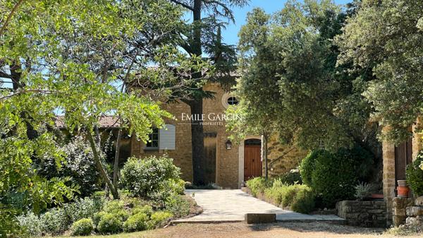 A vendre -  Propriété ancienne et sa vue à 360 degrés - A Lourmarin