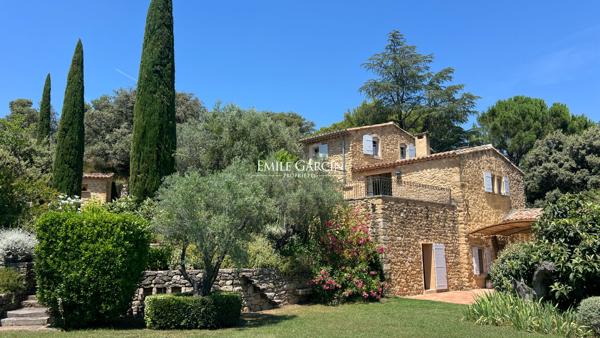 A vendre -  Propriété ancienne et sa vue à 360 degrés - A Lourmarin