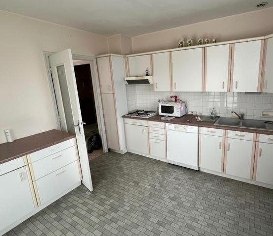 Maison individuelle sur 2 niveaux (divisible en appartements - 210m2 au sol)