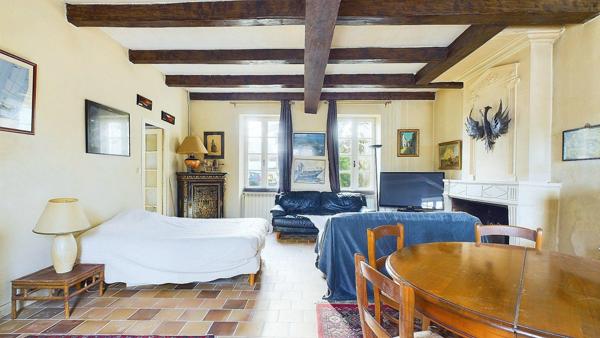 MAISON CHARENTAISE 180M2 - 4 CHAMBRES + BUREAU - PISCINE - TERRAIN 850M2