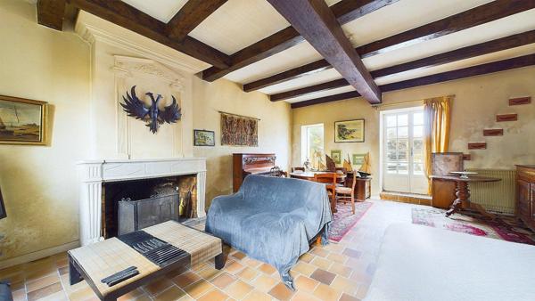 MAISON CHARENTAISE 180M2 - 4 CHAMBRES + BUREAU - PISCINE - TERRAIN 850M2