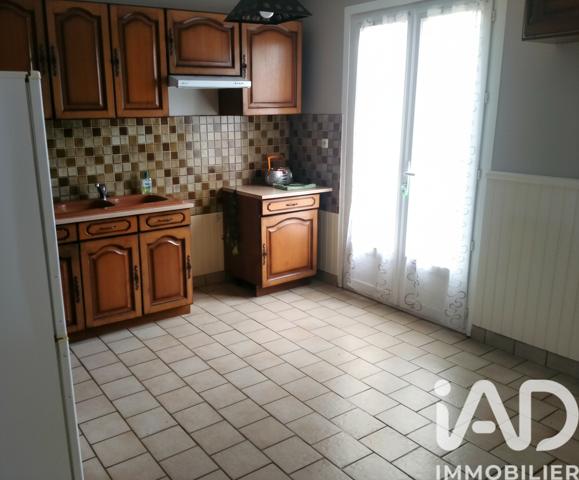 Maison à vendre 4 pièces 90 m² Sablé-sur-Sarthe