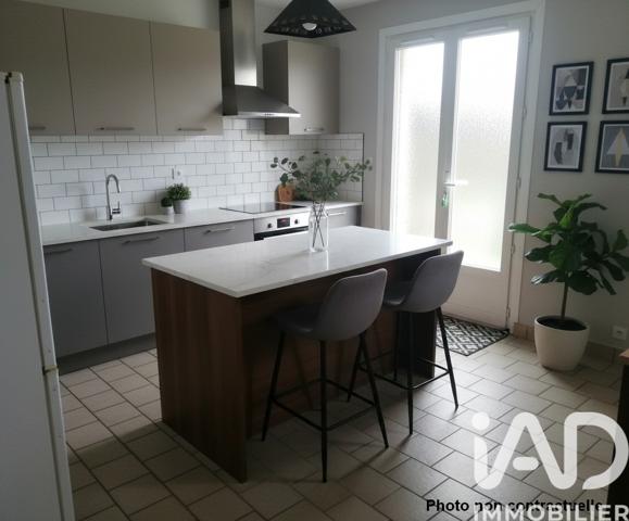 Maison à vendre 4 pièces 90 m² Sablé-sur-Sarthe