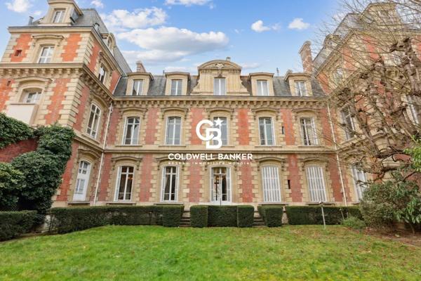Hôtel particulier 43 pièces à vendre St Germain en Laye - 78100 / Réf: 86450052