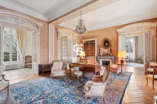 Hôtel particulier 43 pièces à vendre St Germain en Laye - 78100 / Réf: 86450052