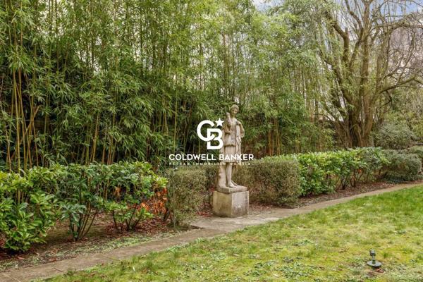 Hôtel particulier 43 pièces à vendre St Germain en Laye - 78100 / Réf: 86450052