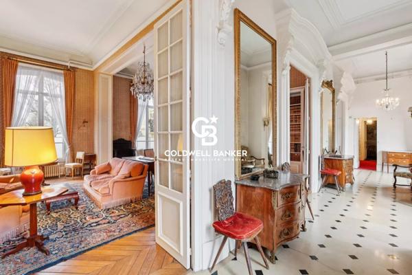 Hôtel particulier 43 pièces à vendre St Germain en Laye - 78100 / Réf: 86450052