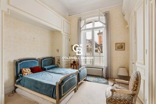 Hôtel particulier 43 pièces à vendre St Germain en Laye - 78100 / Réf: 86450052