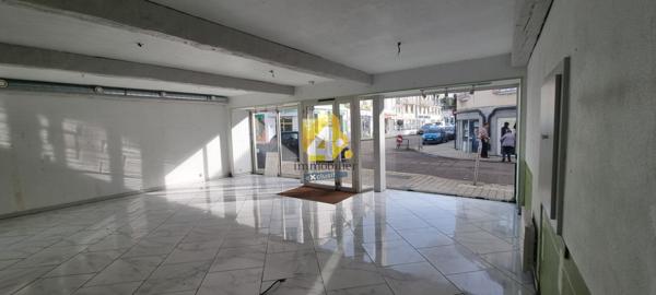 Immeuble - 5 pièces - 140 m²