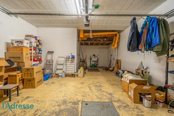 GRADIGNAN - Très belle maison d'architecte avec magnifique jardin et garage