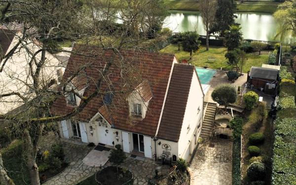 Maison à vendre    7 pièces • 190 m2 Saint-Fargeau-Ponthierry