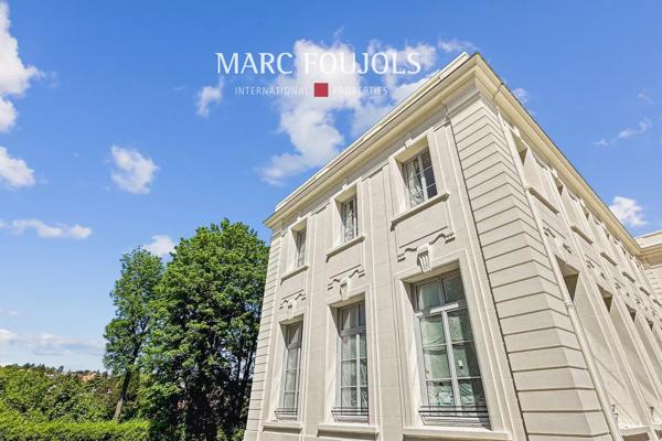 T4 dans le Château de Grand Champ- avec terrasse privative, cave et parkings